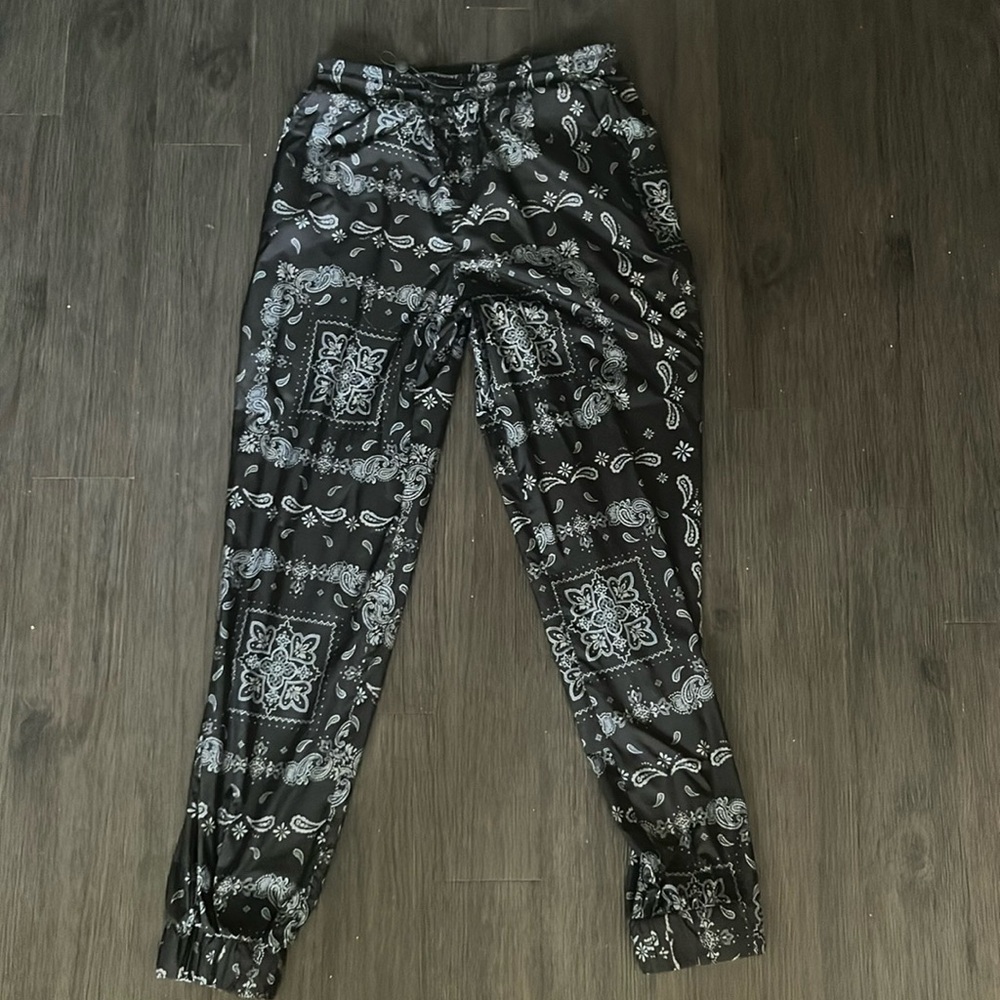 Forever 21 Black Bandanna Pants